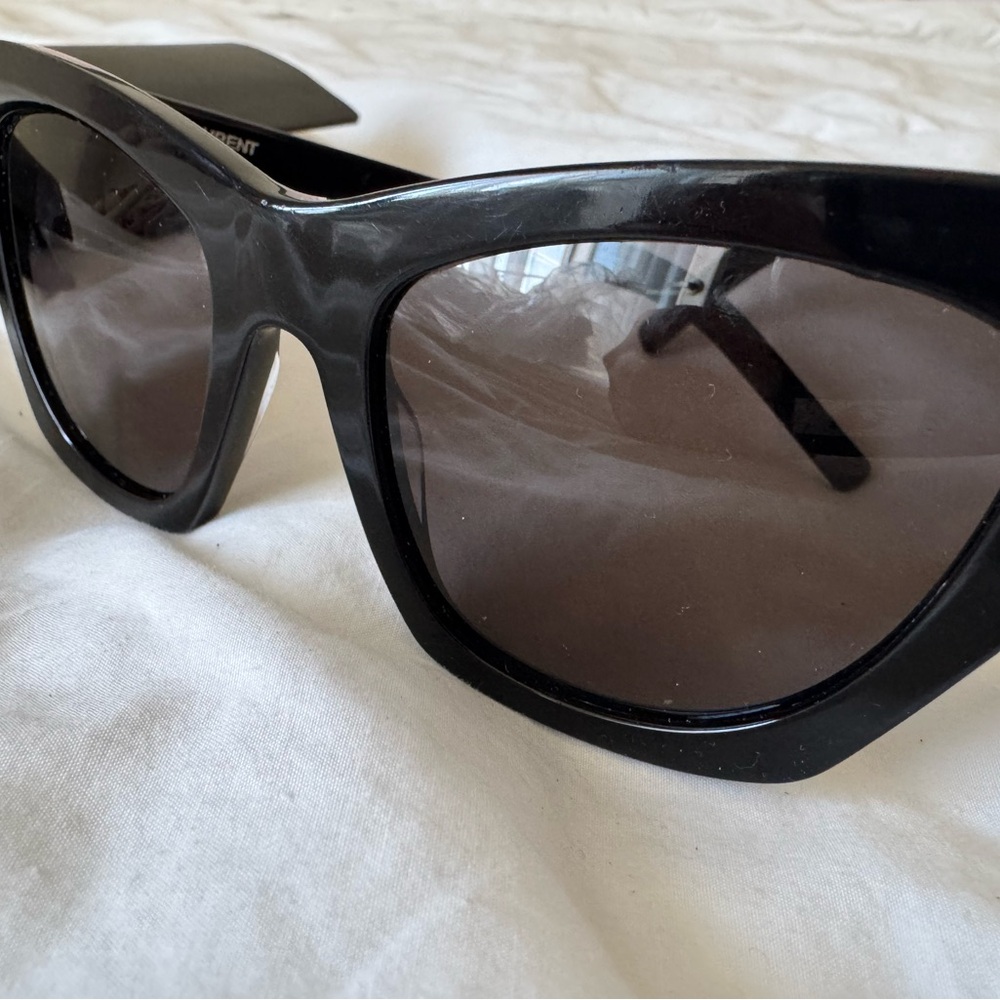 Saint Laurent oversized cat eye sunglasses - Picture 4 of 6